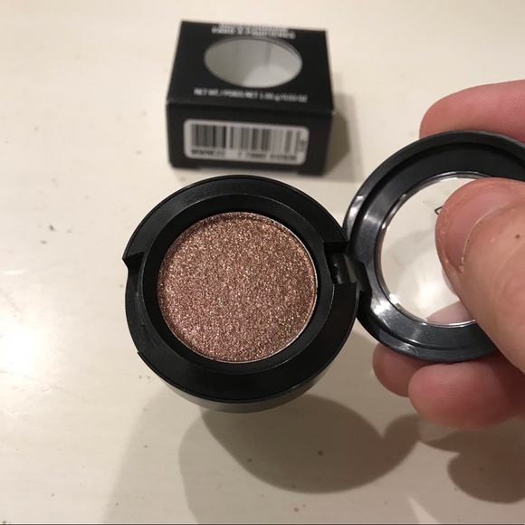 MAC Dazzleshadow- Dreamy Beams - Picture 7 of 8